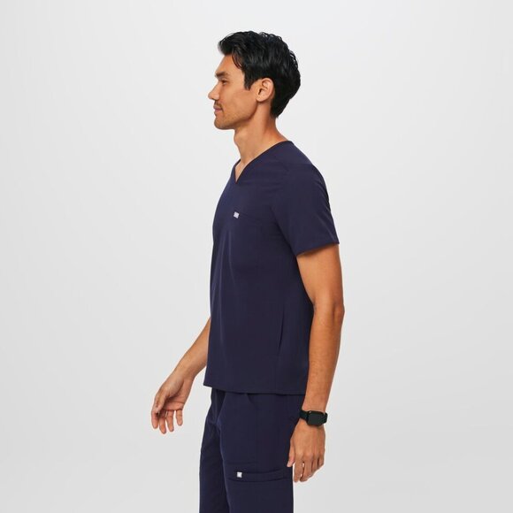 FIGS Men's Chisec Three Pocket Scrub Top Navy Blue Size Medium - Picture 4 of 6